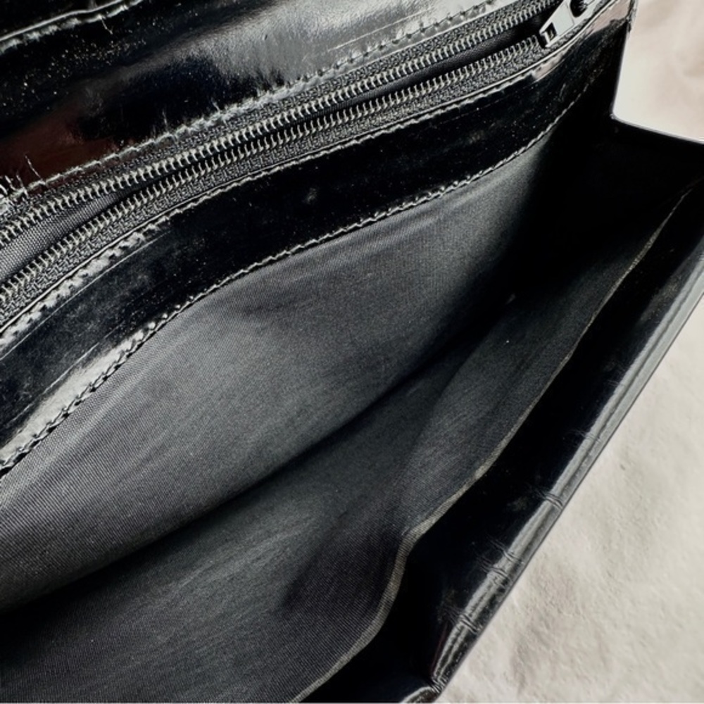 EXCELLENT CONDITION Prada wallet in black. - Picture 6 of 15